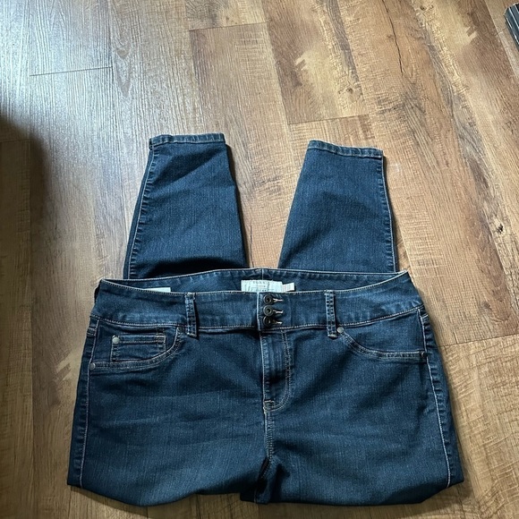 TORRID Dark Wash Jeggings - Picture 2 of 5